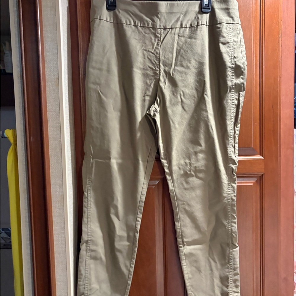 Women's Pull-On Tan Capris - Slim Comfort Fit
